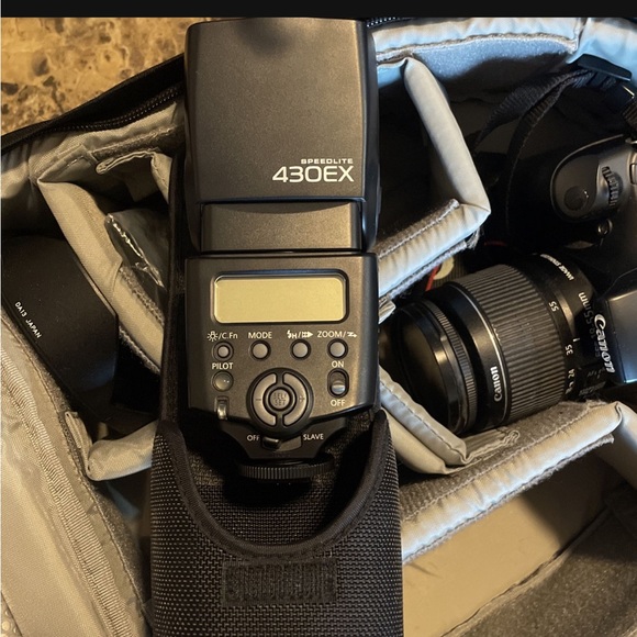 Canon Rebel T3i with 18-55 mm lens, Camera Bag, 430EX Speedlite and a Tripod. - Picture 6 of 6